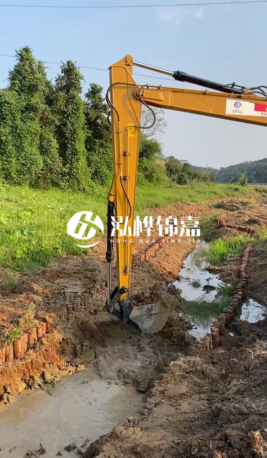 淄博河道清淤專業施工-打完木樁后清淤如何防止木樁損壞?