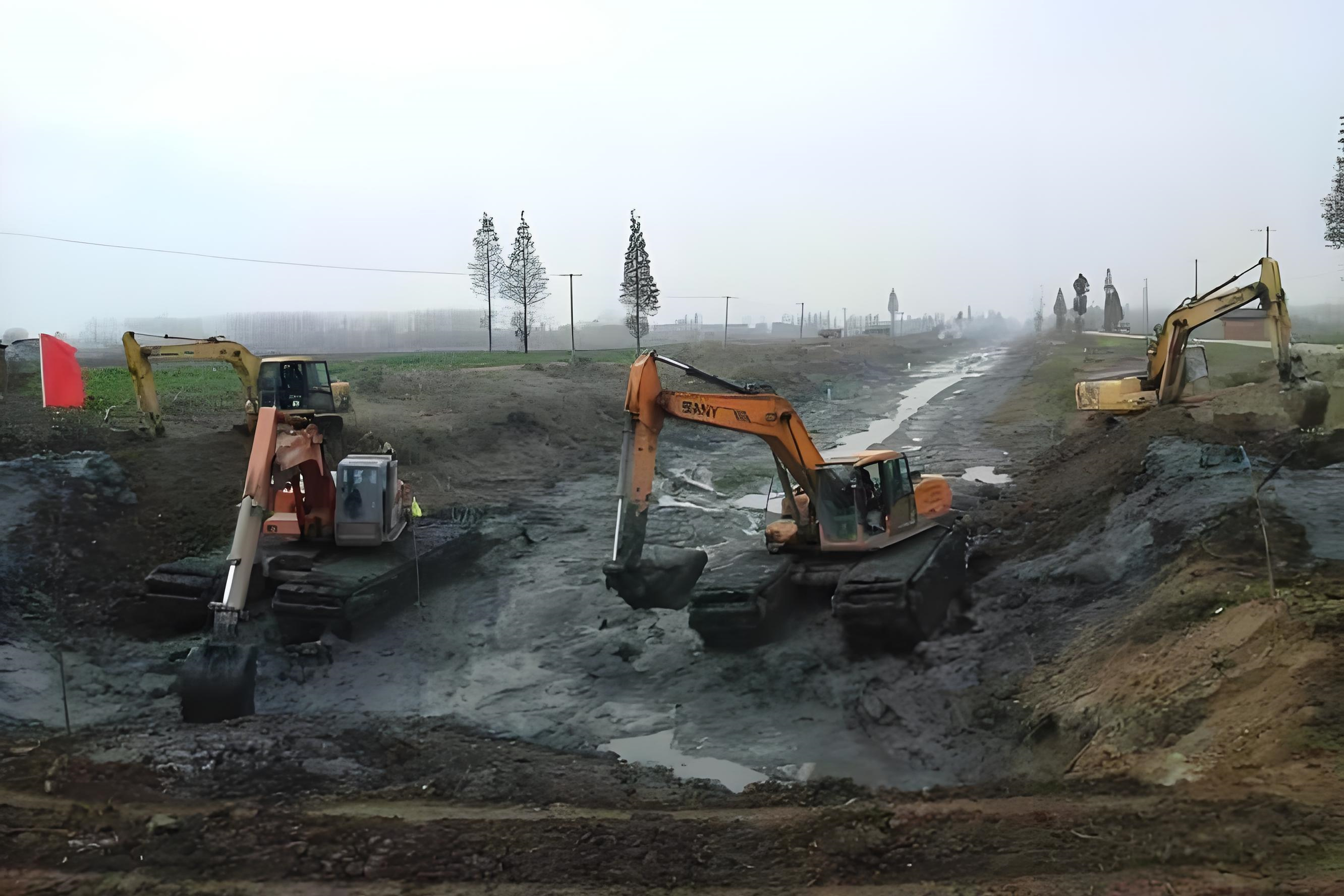 浙江溫州挖機(jī)清淤施工隊 - 沼澤地清淤可否用長臂挖機(jī)替代人工？